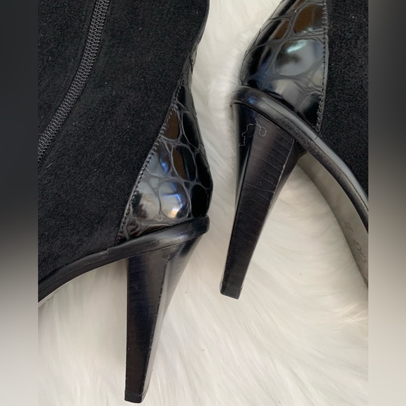 Donald J. Pliner Black Suede Heeled Boots Inside Zipper Size 8 1/2 M Women - Picture 5 of 13